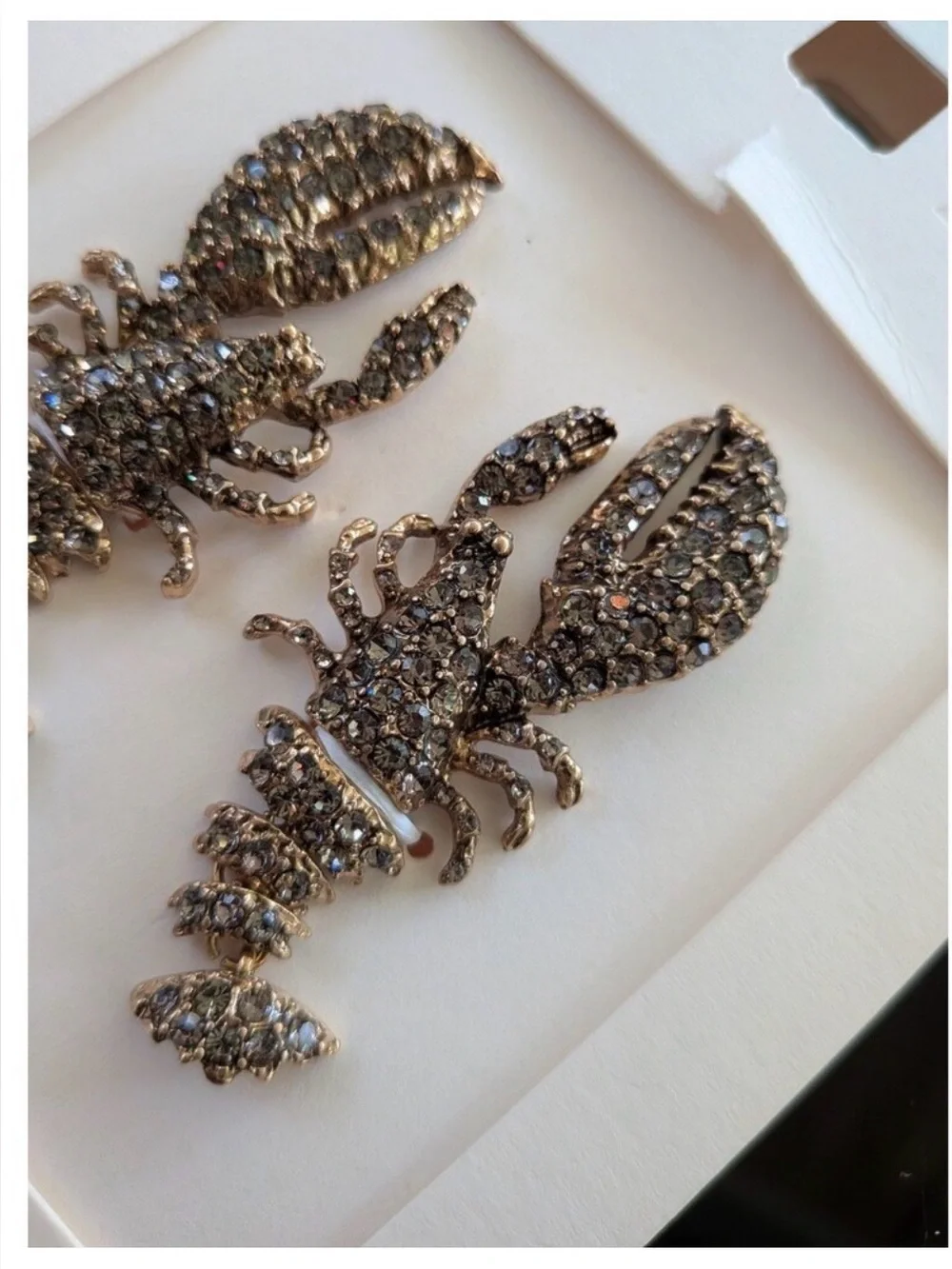 Zara sparkly lobster earrings in anthracite grey